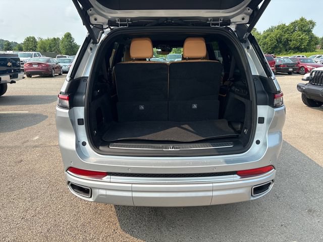Used 2025 Jeep Grand Cherokee L Summit AWD/4WD image 24