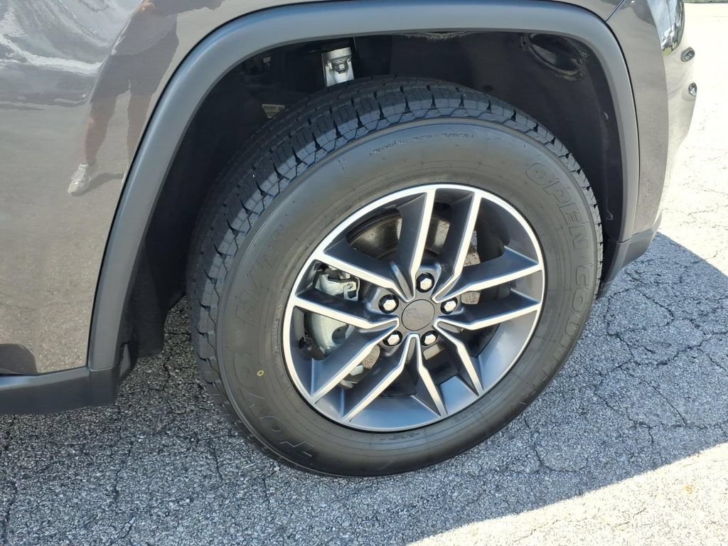 Used 2020 Jeep Grand Cherokee Limited w/ Luxury Group II RWD image 9