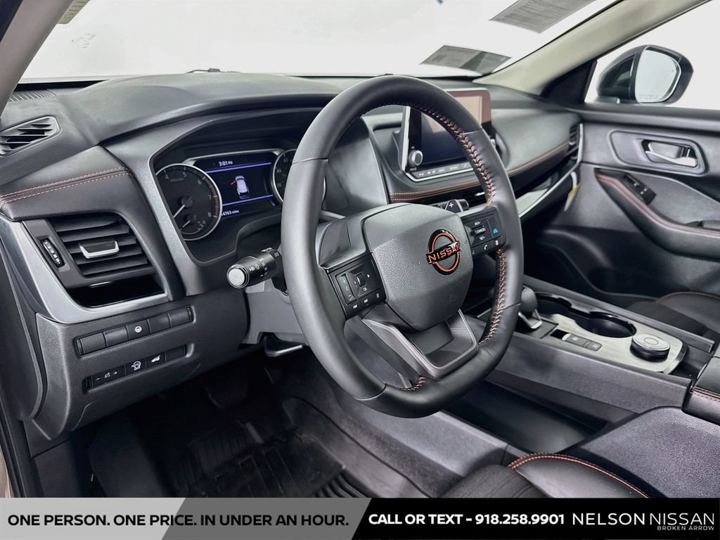 Certified 2025 Nissan Rogue SV AWD/4WD image 9