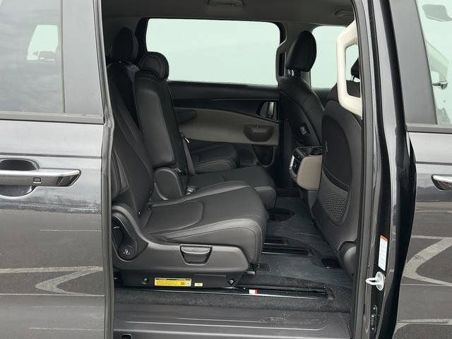 New 2026 Kia Carnival image 16