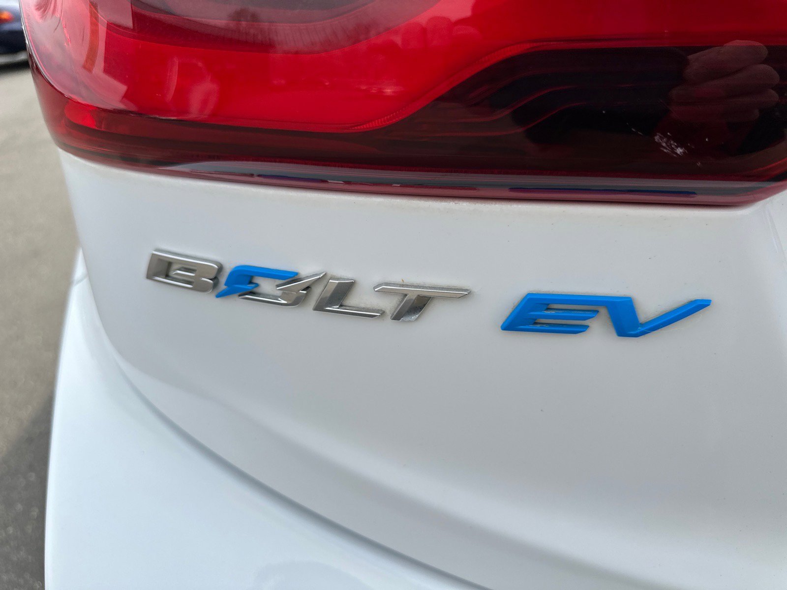 Used 2019 Chevrolet Bolt LT FWD image 9