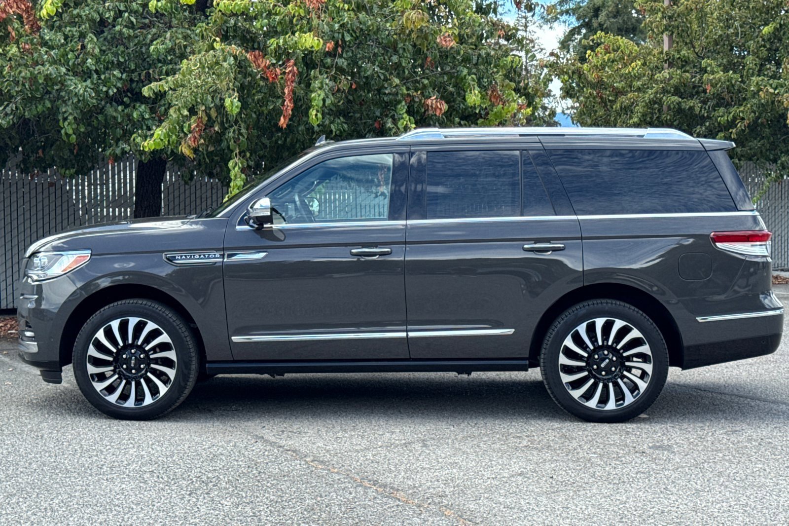 Used 2024 Lincoln Navigator Black Label image 7