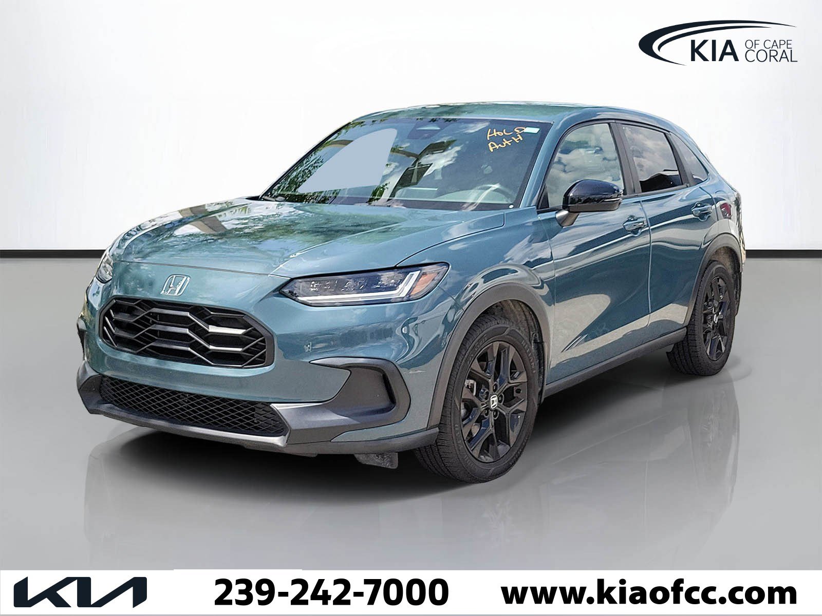 Used 2024 Honda HR-V Sport image 3