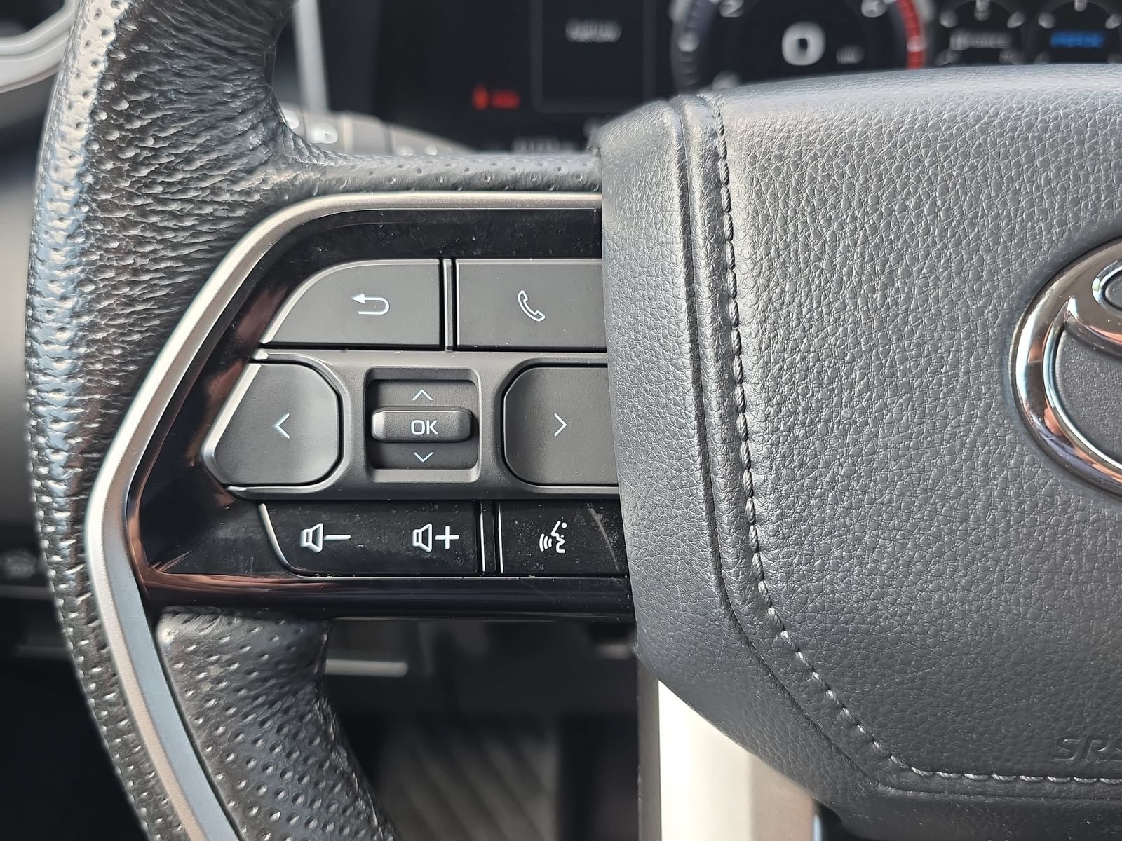 Used 2024 Toyota Tundra Limited AWD/4WD image 16