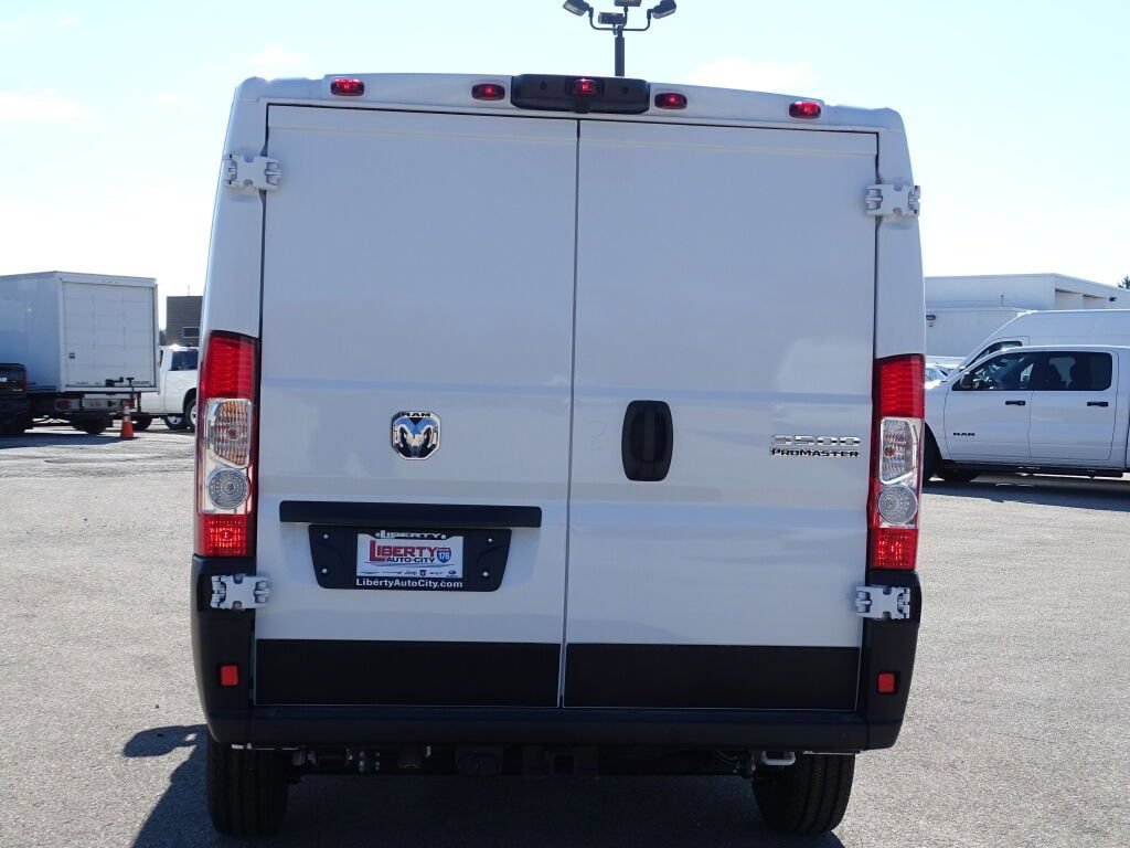New 2025 RAM ProMaster 3500 w/ Convenience Group FWD image 8