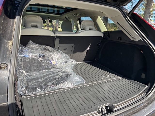 New 2025 Volvo XC60 T8 Plus w/ Protection Package Premier image 17