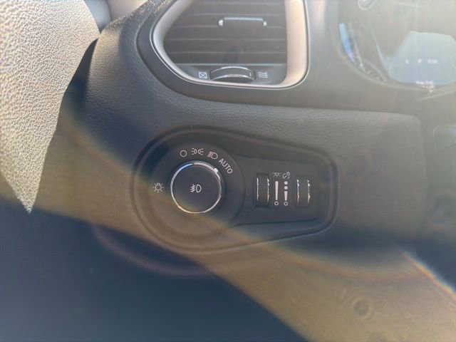 Used 2016 Jeep Renegade Latitude image 20
