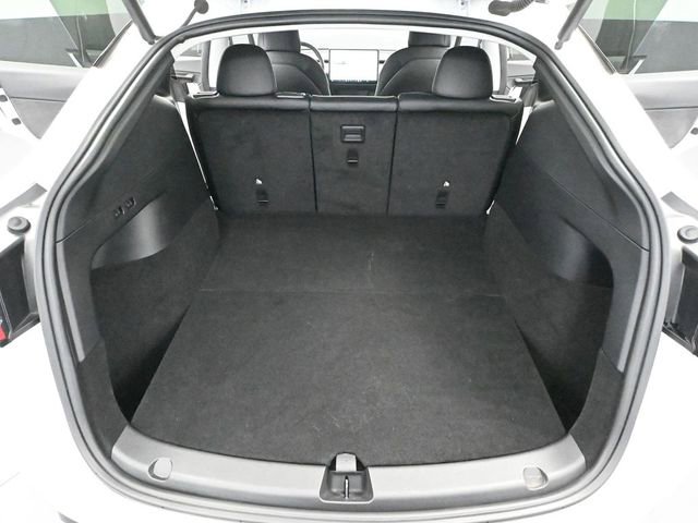 Used 2022 Tesla Model Y Long Range image 33