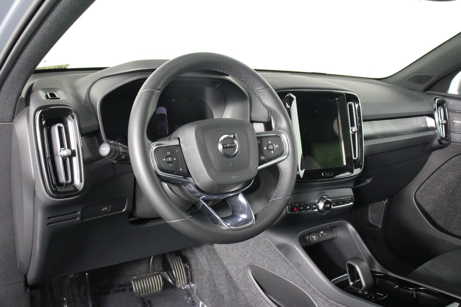 Certified 2023 Volvo C40 P8 Recharge Ultimate w/ Protection Package Premier AWD/4WD image 14