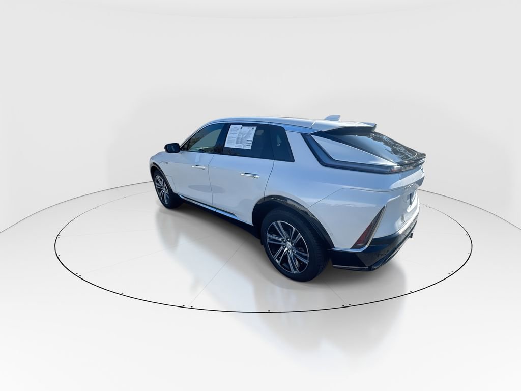 Used 2025 Cadillac Lyriq Luxury AWD/4WD image 6