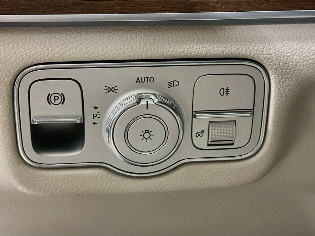 Certified 2022 Mercedes-Benz GLS 450 4MATIC image 11