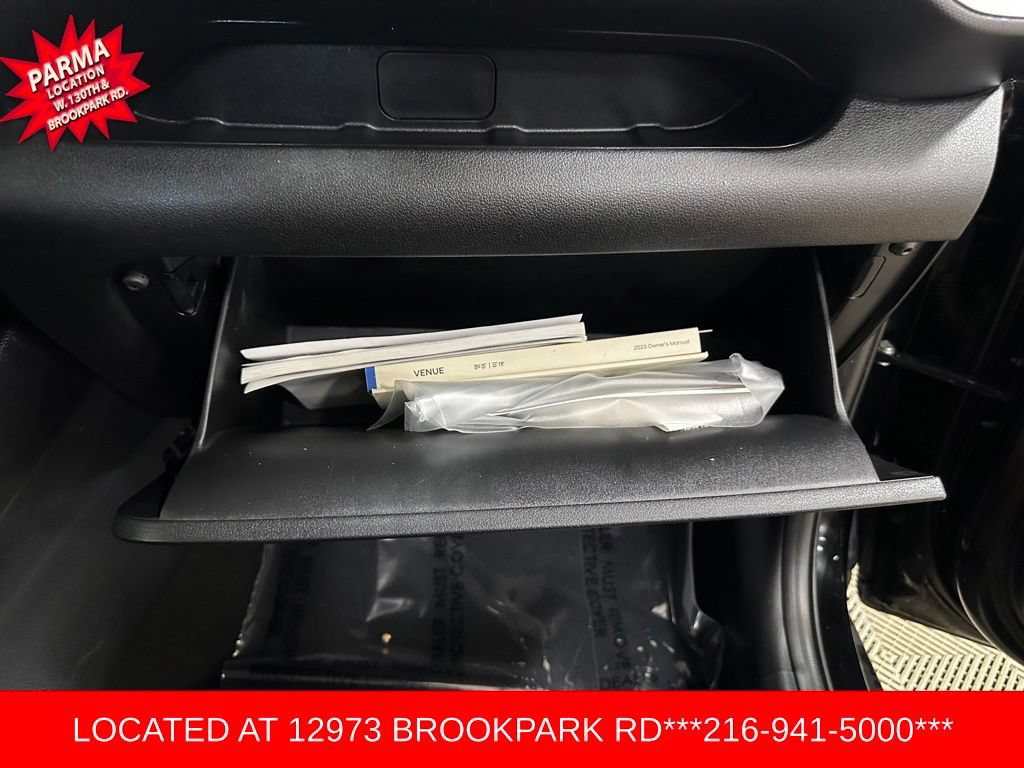 Used 2023 Hyundai Venue SEL FWD image 25