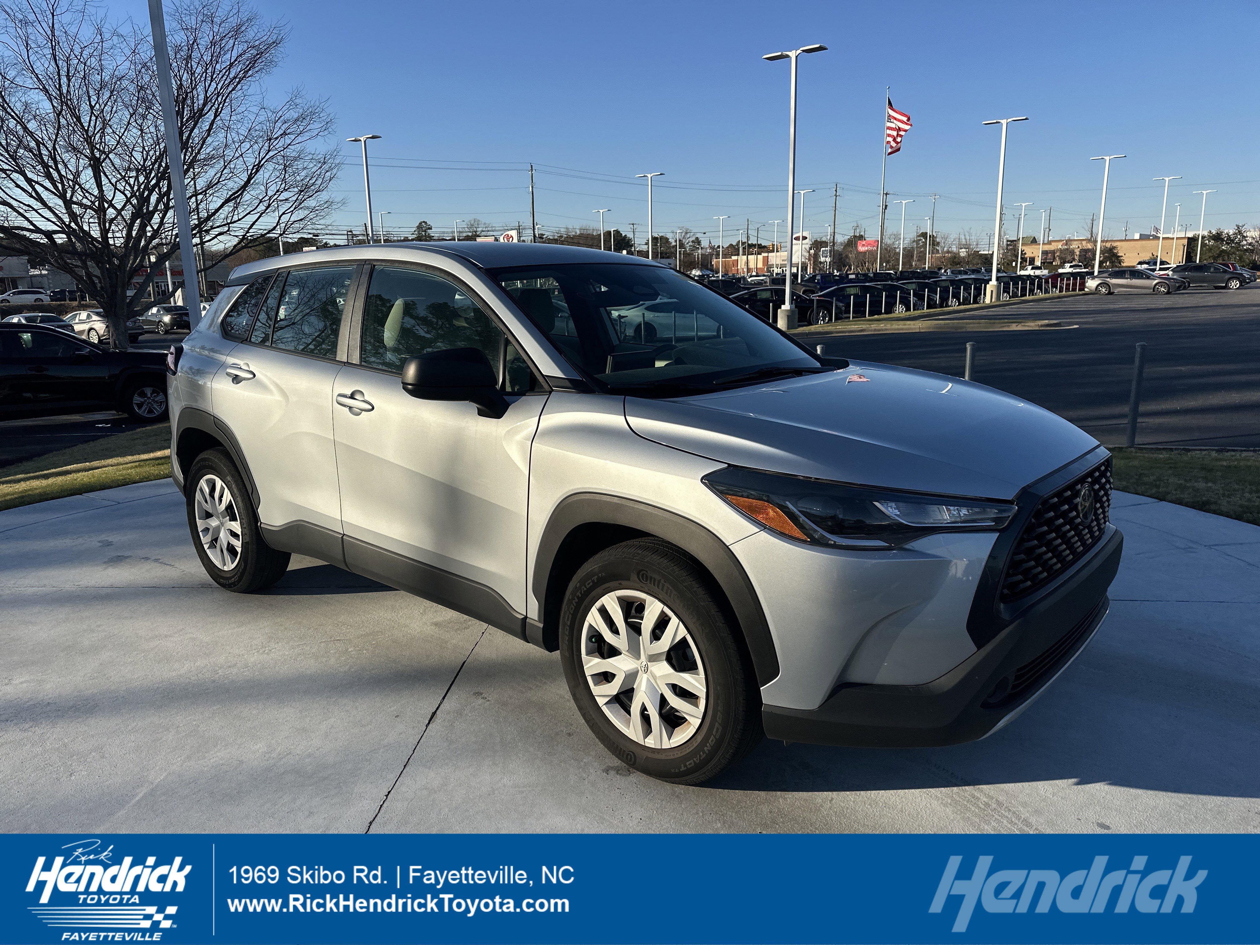 Used 2023 Toyota Corolla Cross L video 1