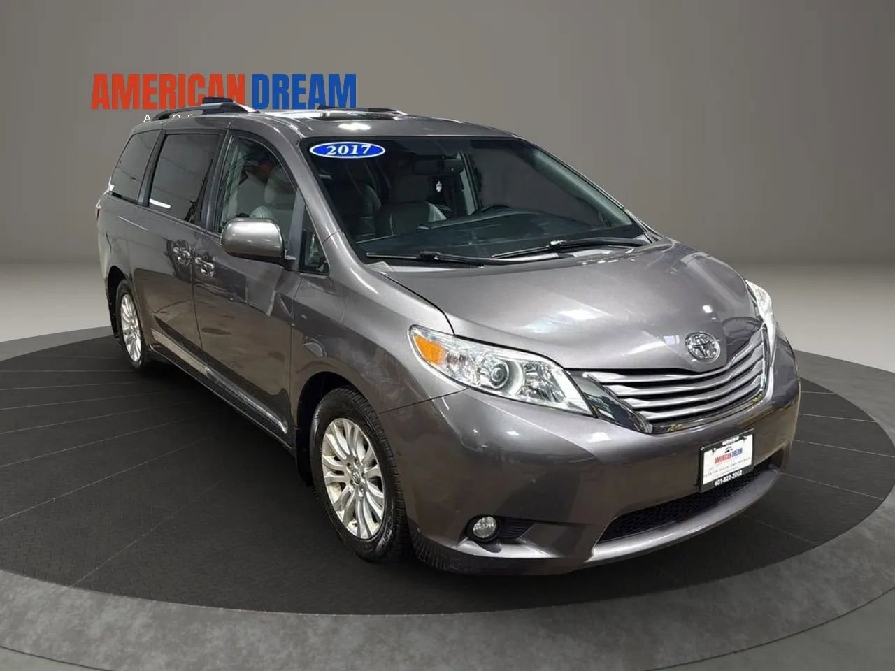 Used 2017 Toyota Sienna XLE w/ XLE Navigation Package FWD image 7