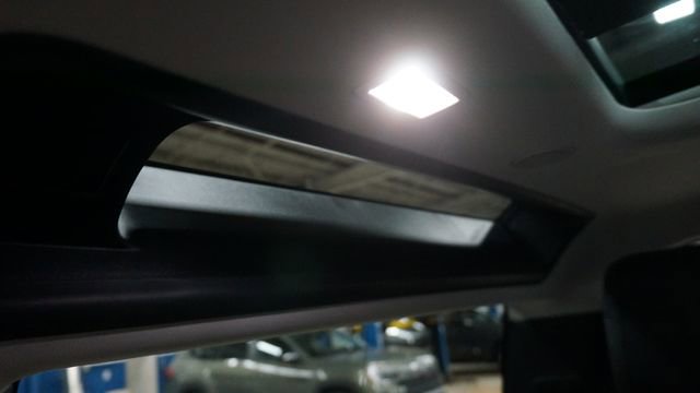 Used 2023 Land Rover Defender 90 S image 48