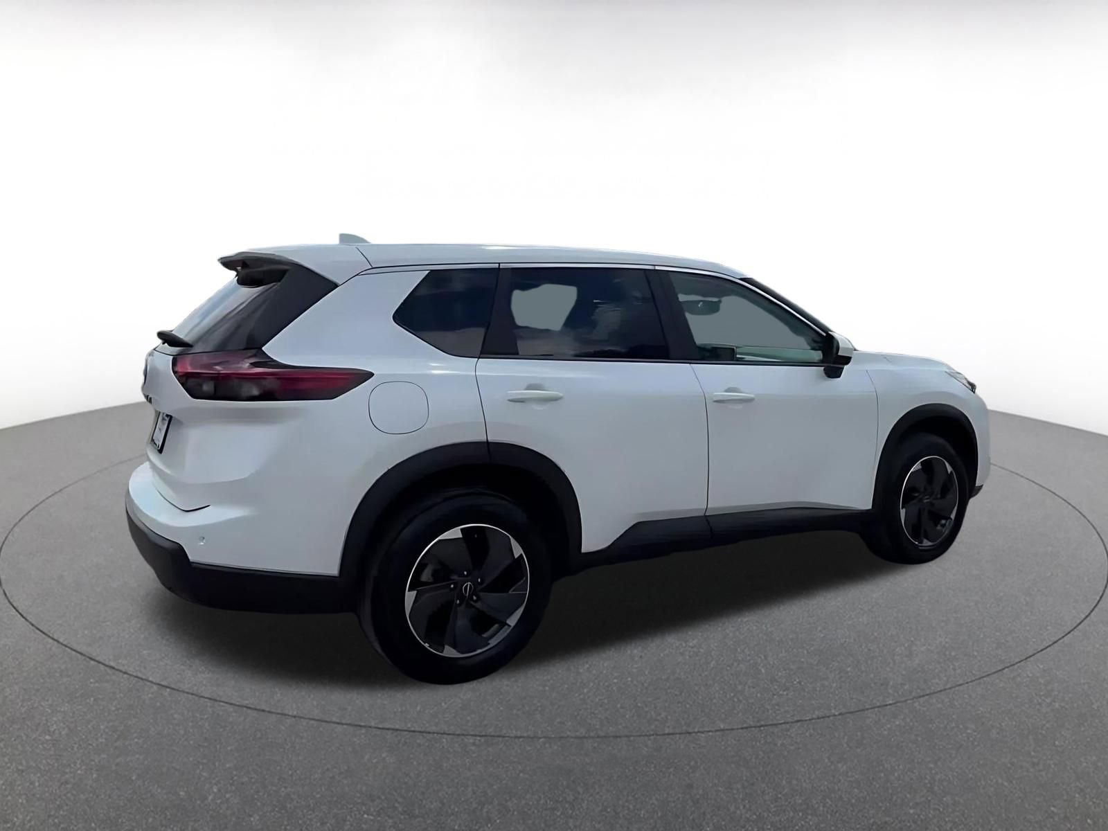 Used 2025 Nissan Rogue SV FWD image 15