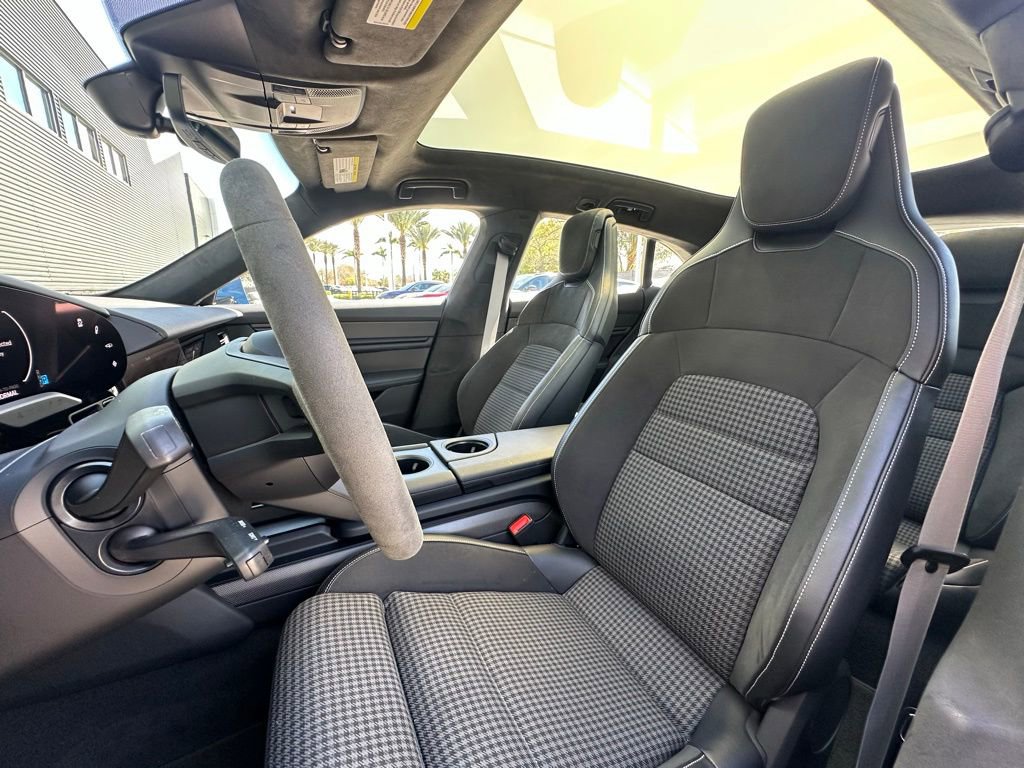 Certified 2025 Porsche Taycan 4S image 5
