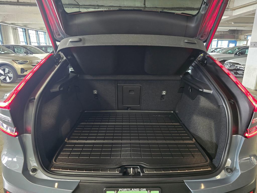 Certified 2023 Volvo C40 P8 Recharge Ultimate w/ Protection Package Premier AWD/4WD image 13