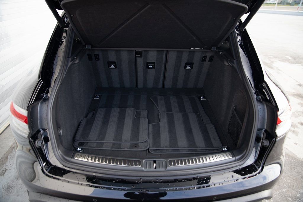 Certified 2025 Porsche Macan image 15