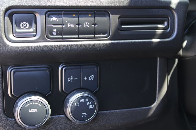 Used 2024 Chevrolet Tahoe Premier RWD image 13
