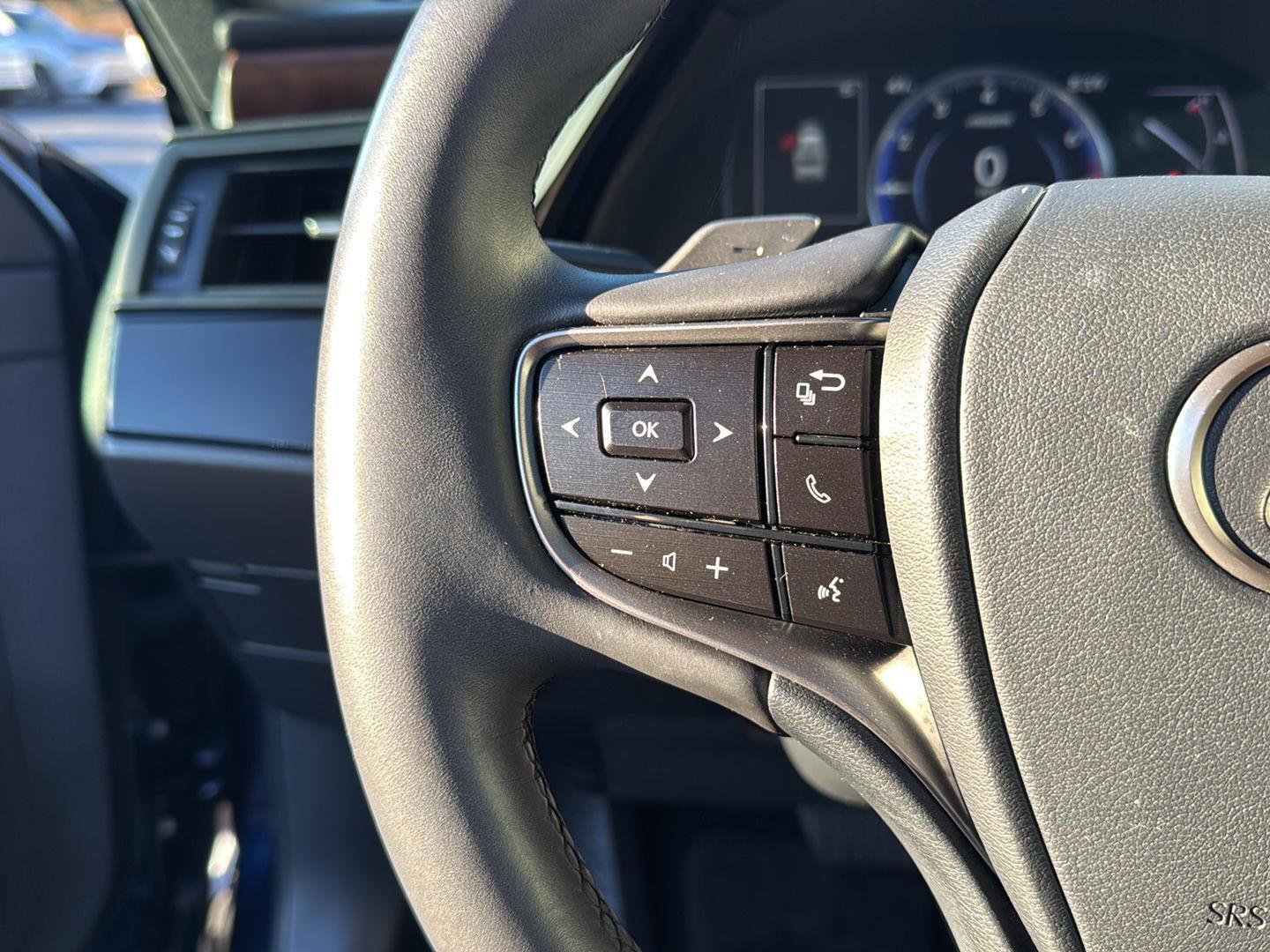 Certified 2022 Lexus ES 350 w/ Premium Package image 18