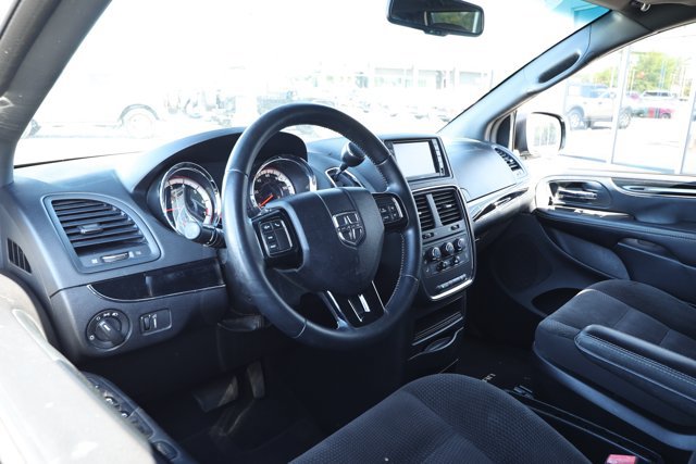 Used 2017 Dodge Grand Caravan SE FWD image 22