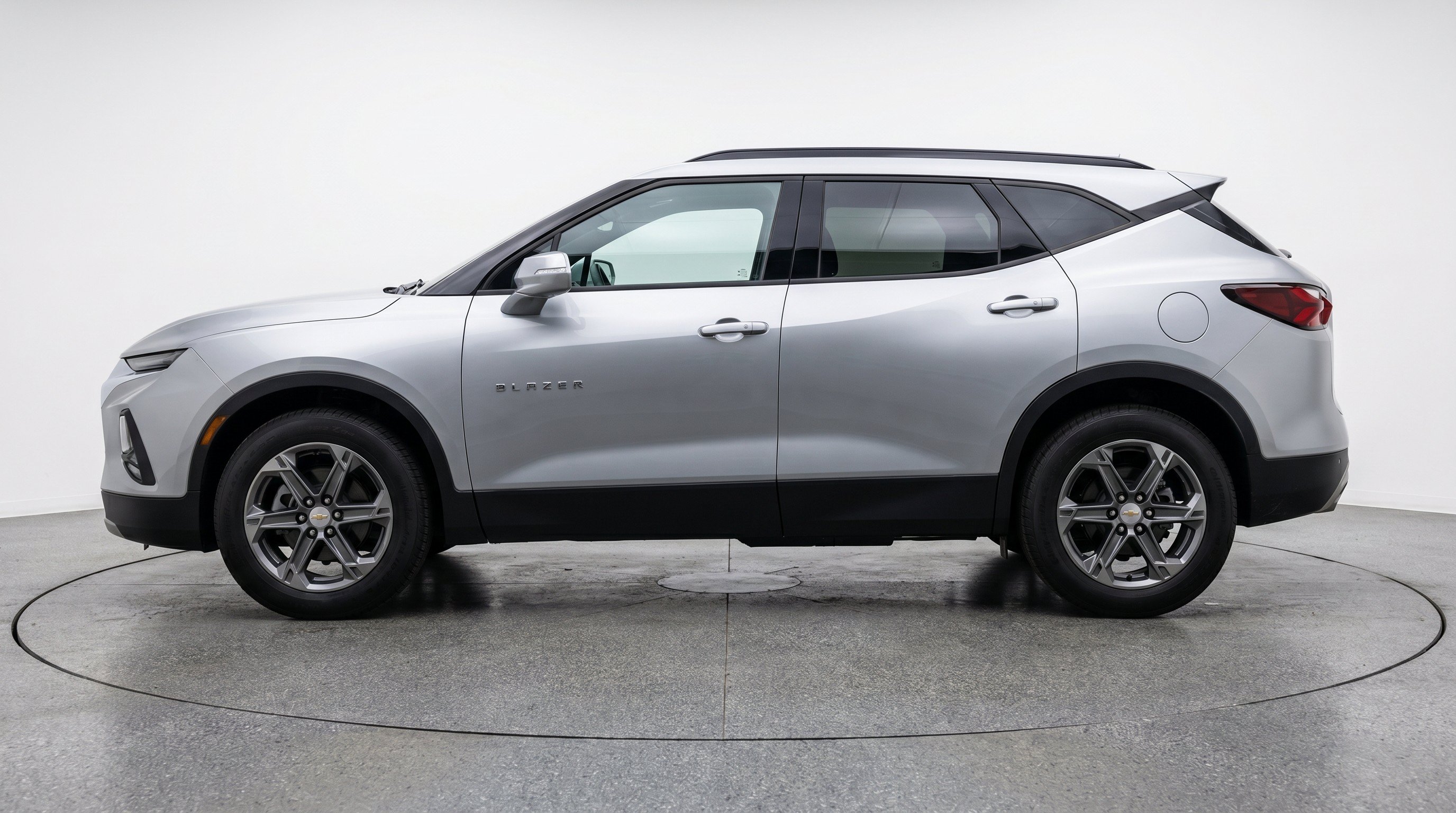 Used 2025 Chevrolet Blazer LT FWD image 5