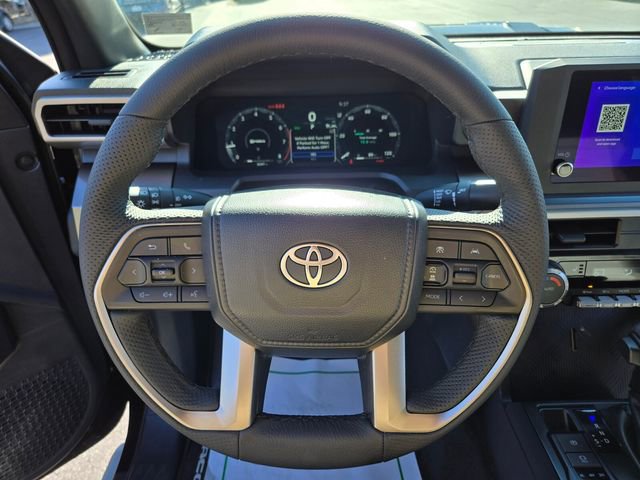Used 2025 Toyota Tacoma TRD Sport AWD/4WD image 29
