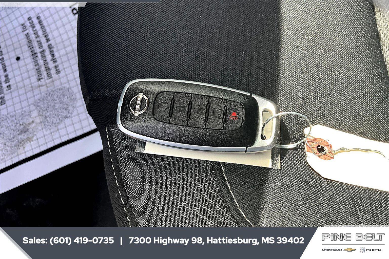 Used 2025 Nissan Pathfinder SV image 9