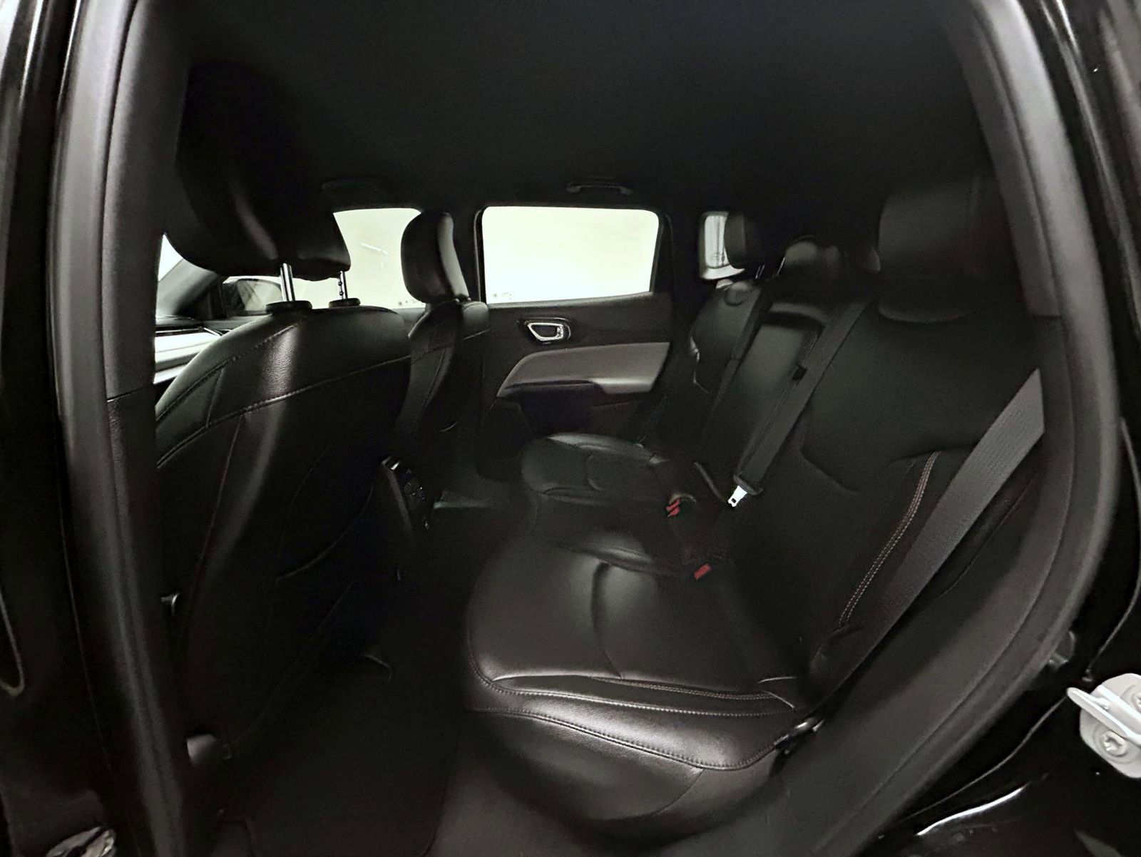 Used 2024 Jeep Compass Limited image 19