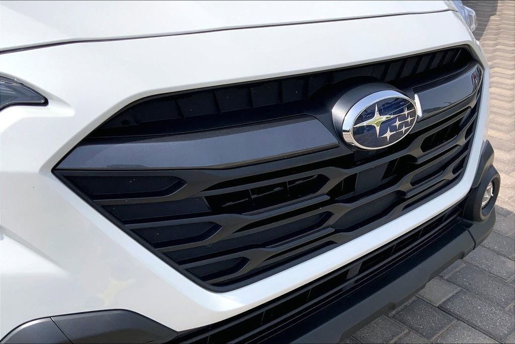 Certified 2025 Subaru Outback Premium AWD/4WD image 32