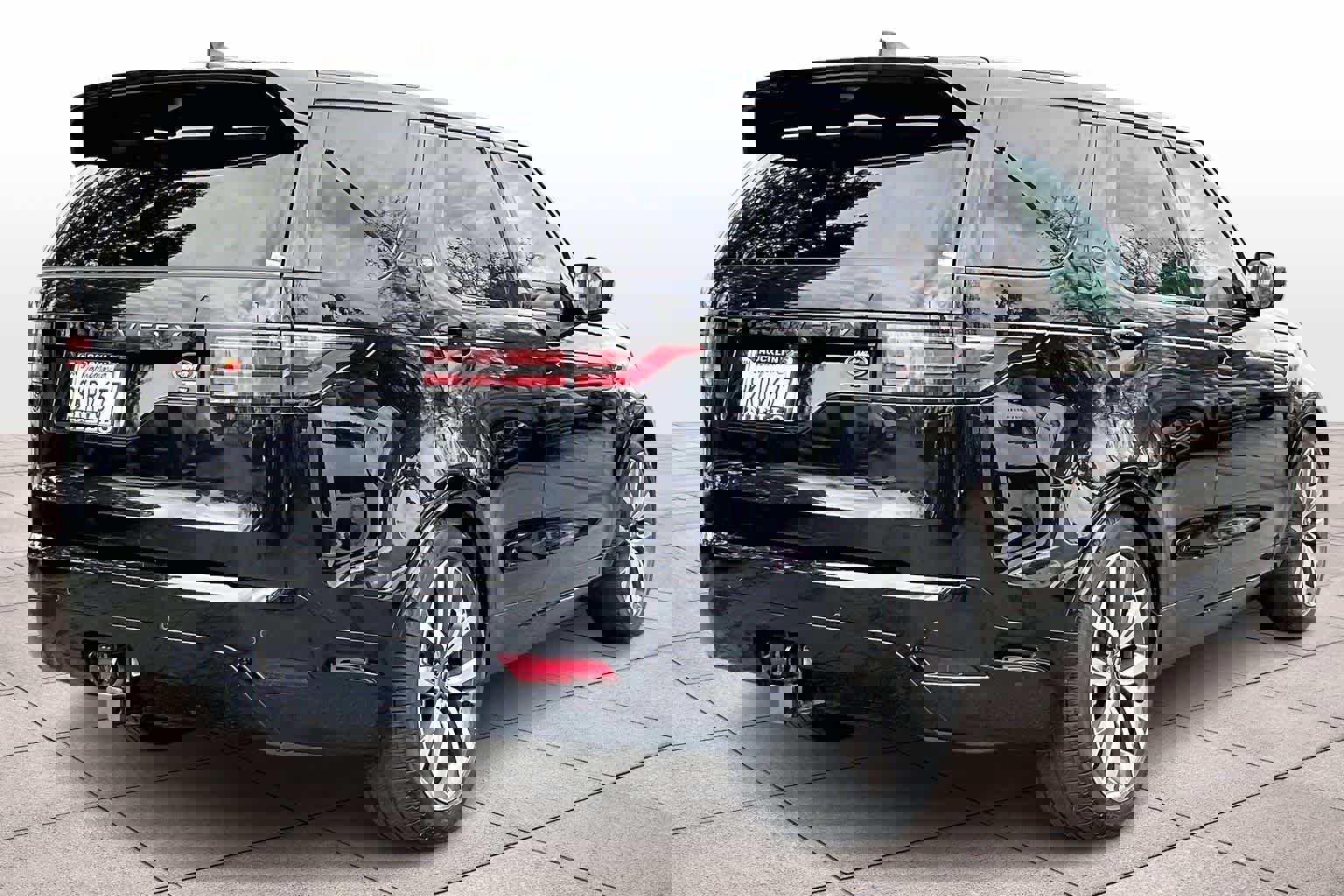 Used 2023 Land Rover Discovery S R-Dynamic image 15