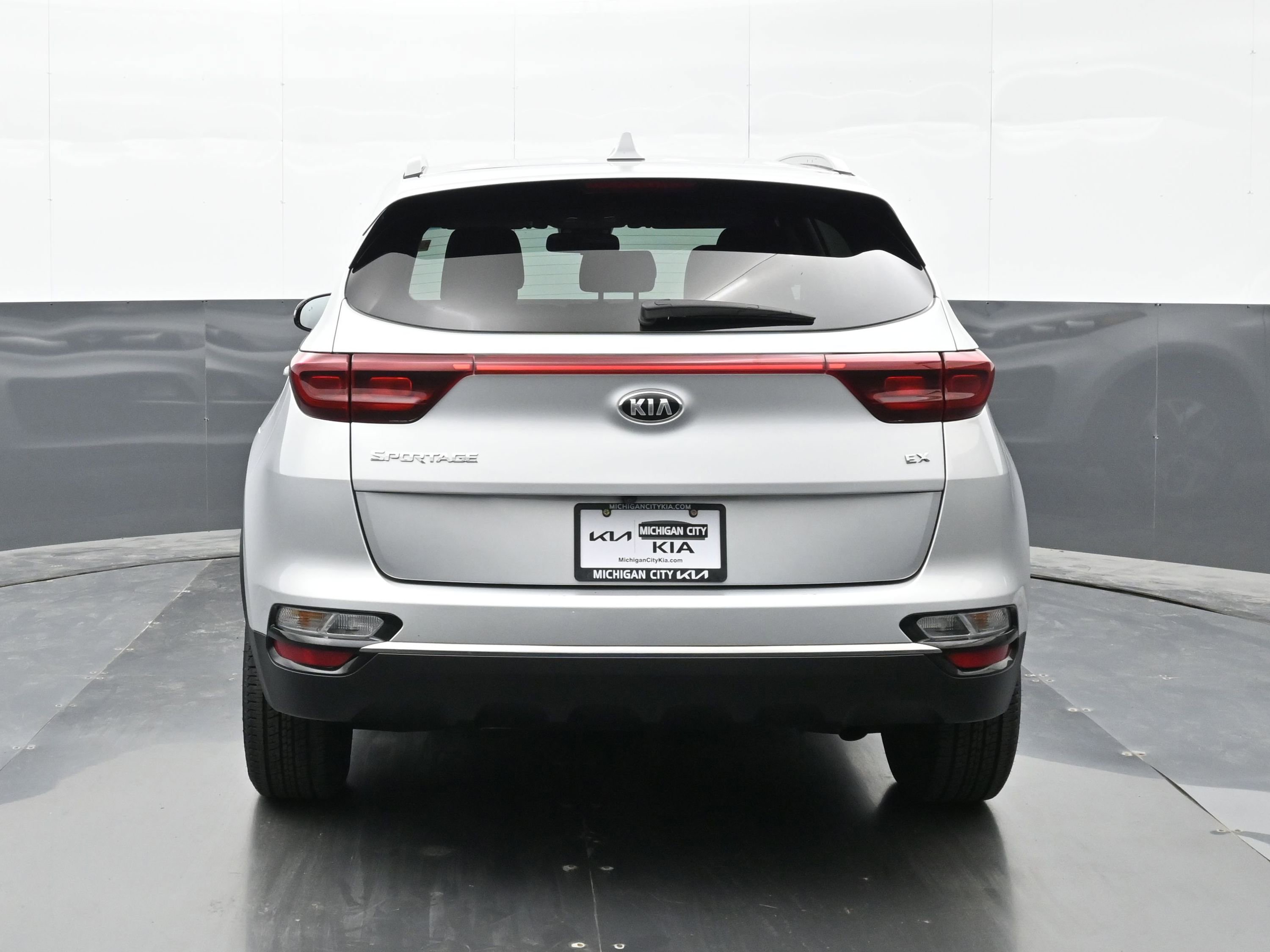Used 2020 Kia Sportage EX FWD image 3