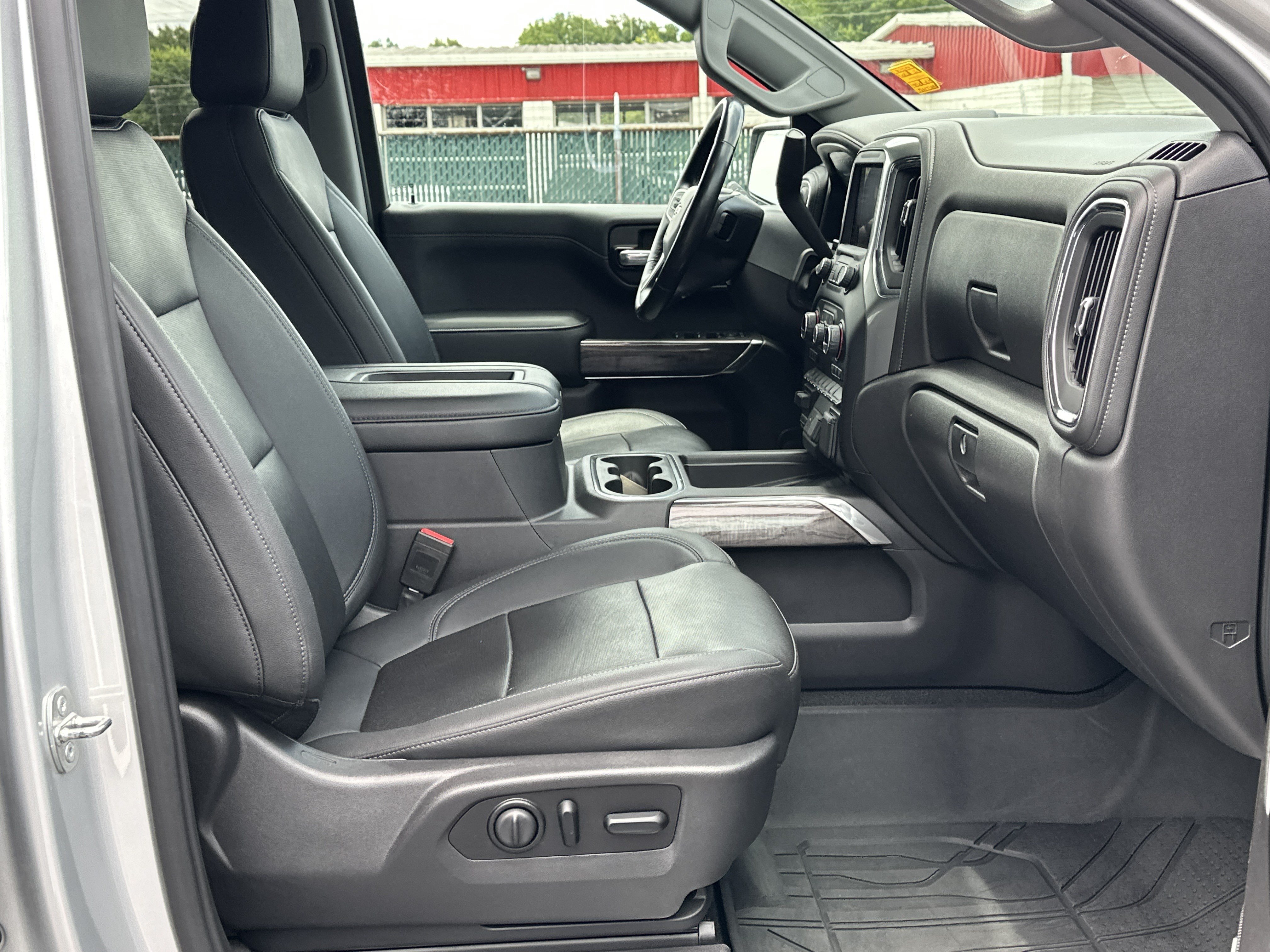 Used 2021 Chevrolet Silverado 1500 LTZ w/ LTZ Premium Package AWD/4WD image 12