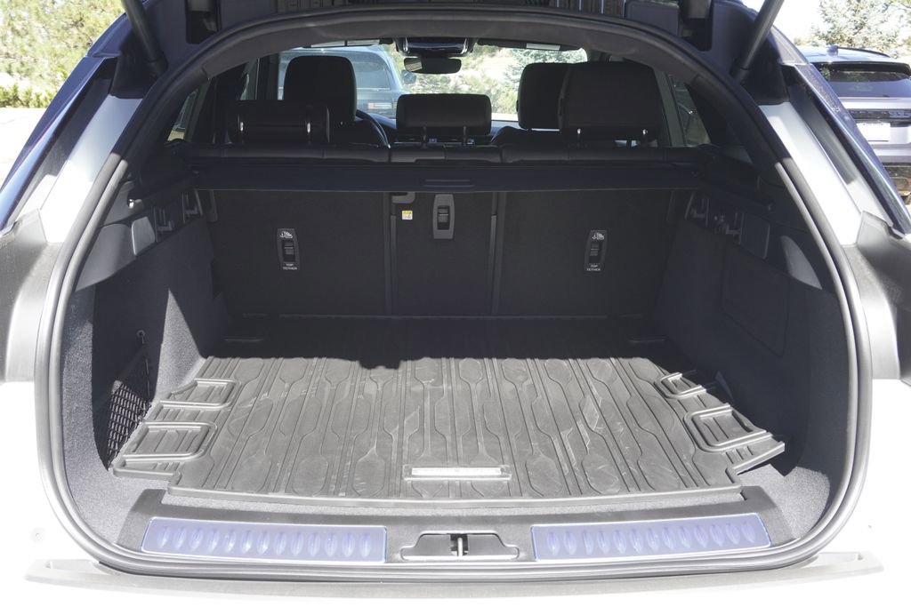 New 2026 Land Rover Range Rover Velar Dynamic SE image 31
