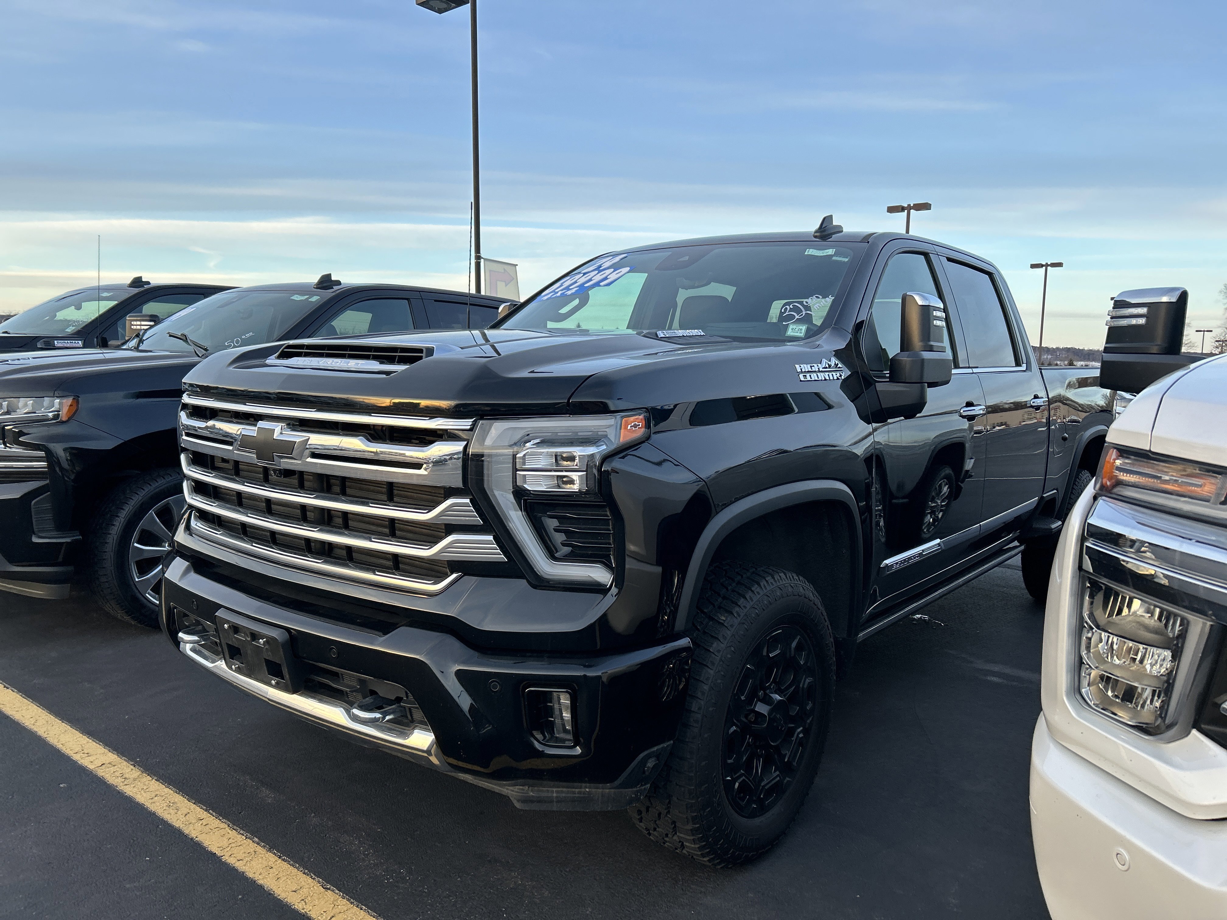 Used 2024 Chevrolet Silverado 2500 High Country w/ Technology Package image 4