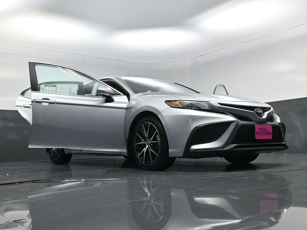 Used 2023 Toyota Camry SE image 29