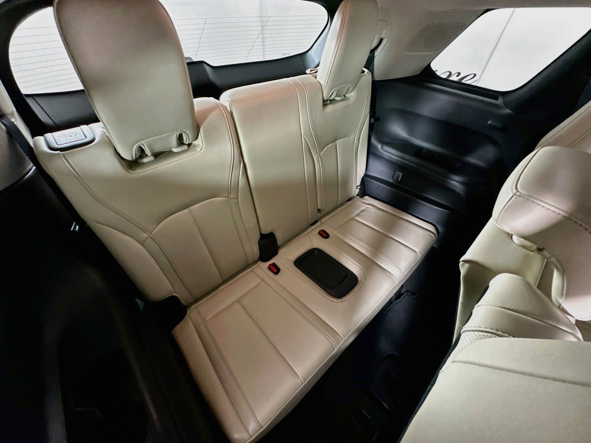 Used 2023 INFINITI QX60 Luxe w/ Performance Audio Package AWD/4WD image 31