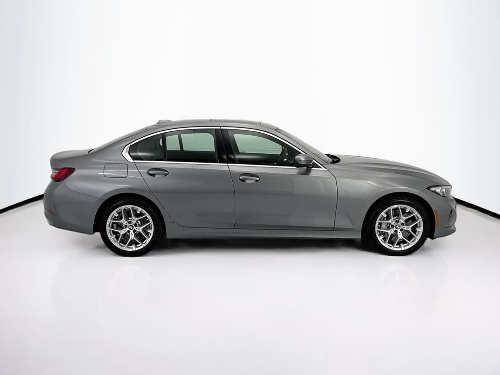 Used 2025 BMW 330i xDrive Sedan w/ M Sport Package AWD/4WD image 4