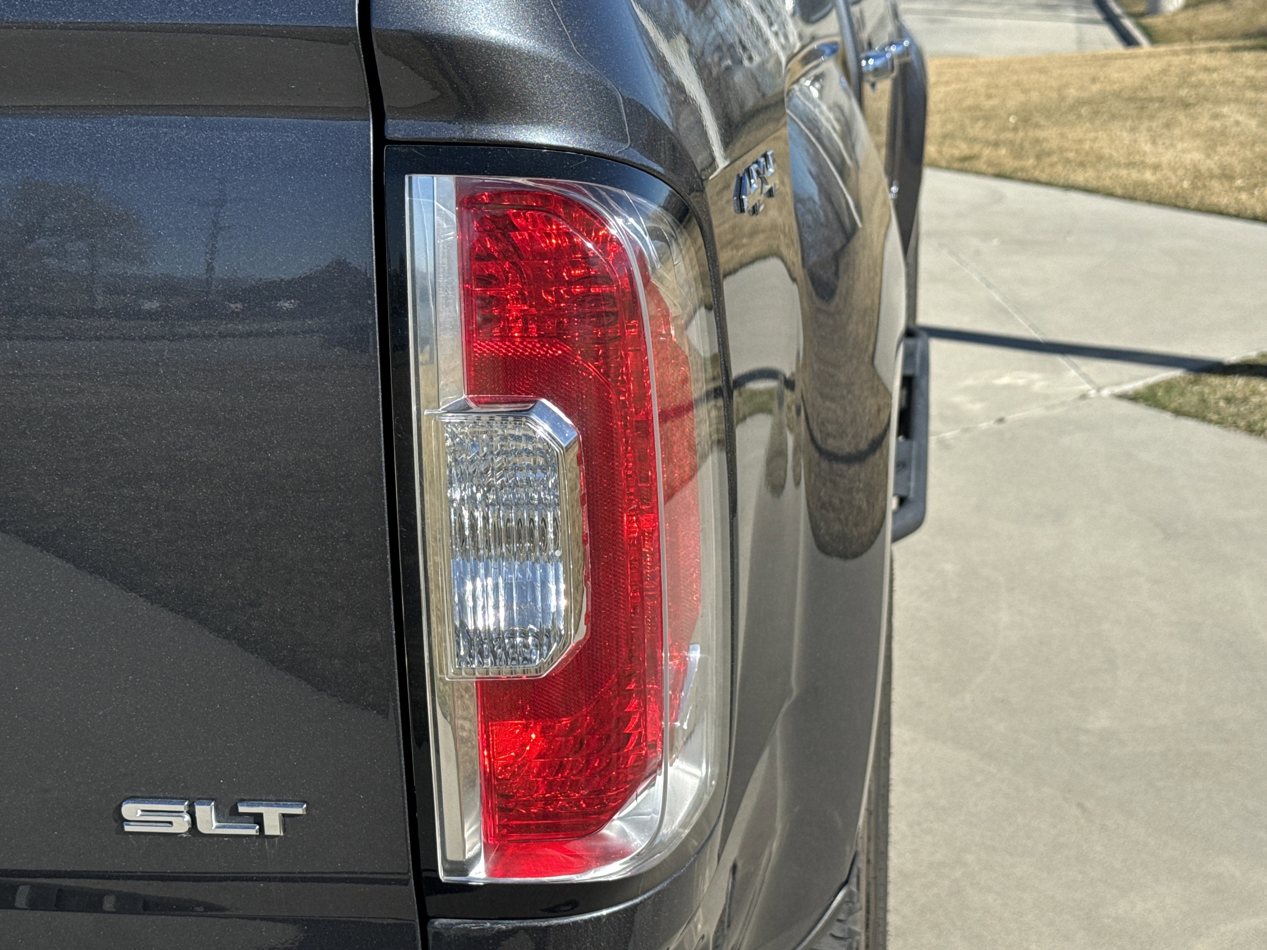 Used 2017 GMC Canyon SLT w/ Driver Alert Package image 11
