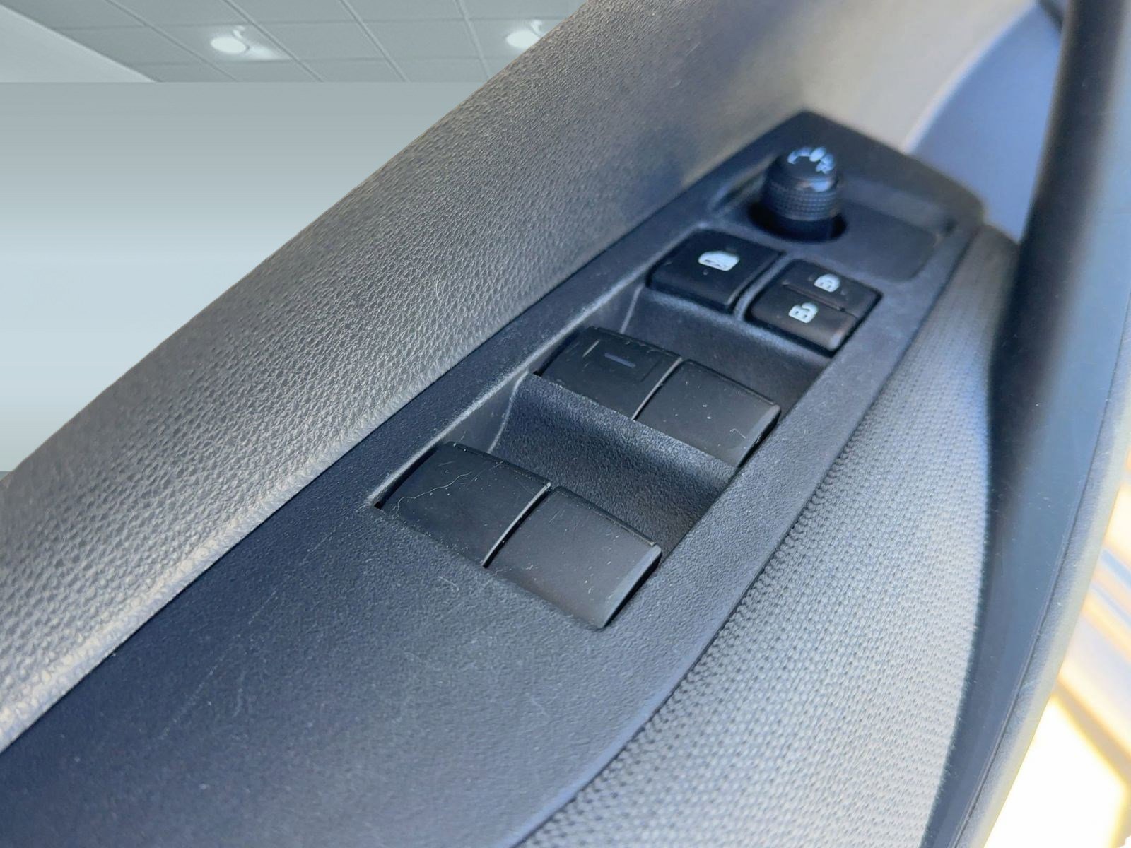 Used 2023 Toyota Corolla LE image 12