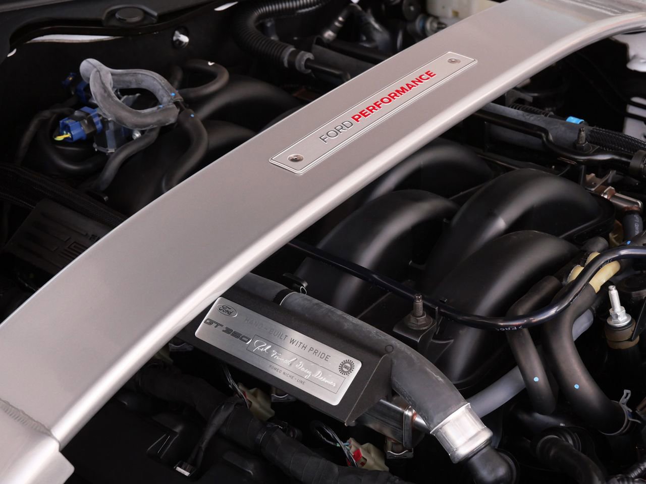 Used 2018 Ford Mustang Shelby GT350R w/ GT350R Equipment Group 920A image 29