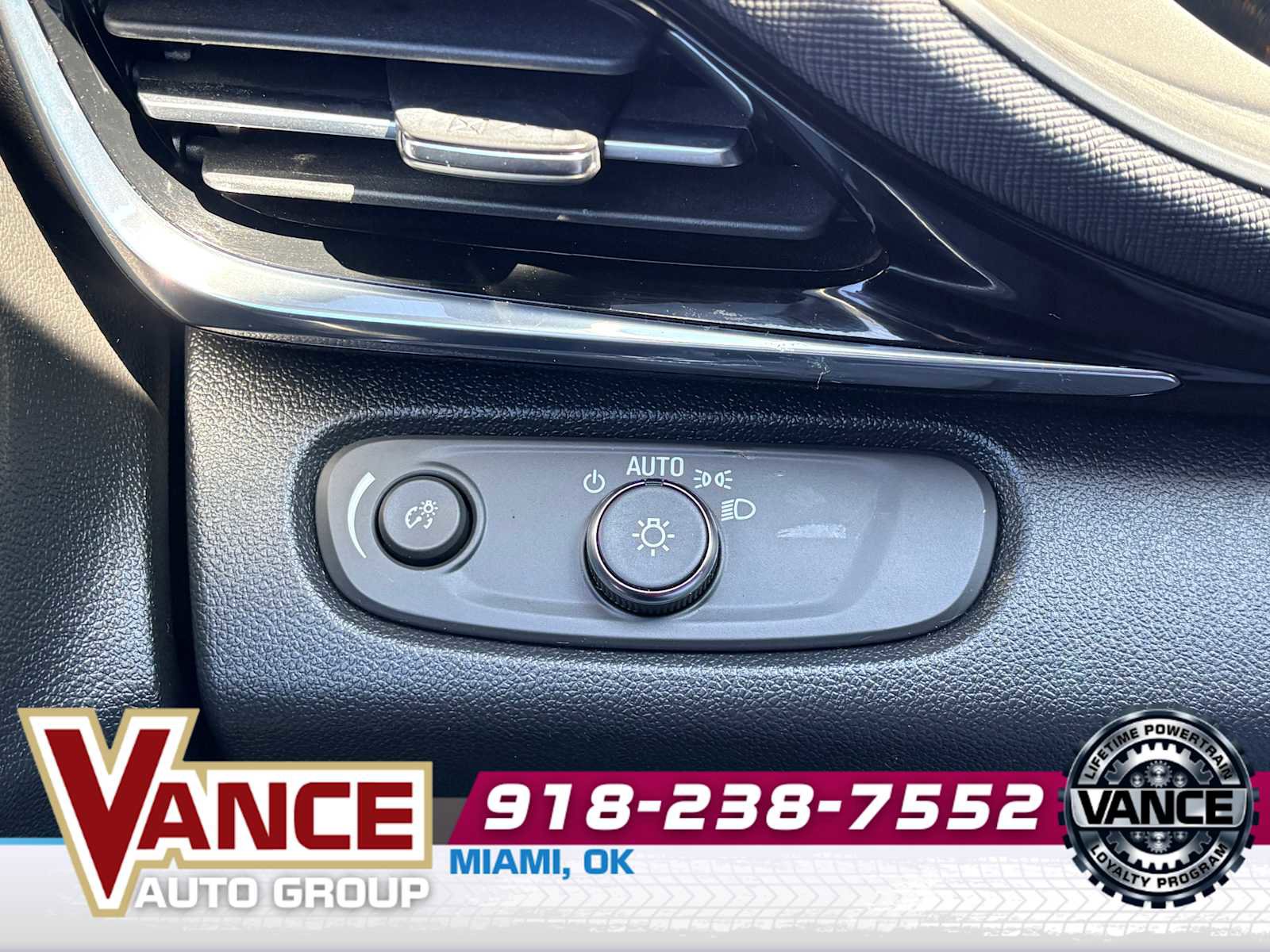 Used 2025 Buick Envista Avenir FWD image 31
