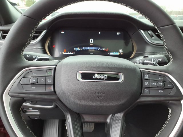 New 2025 Jeep Grand Cherokee Altitude image 14