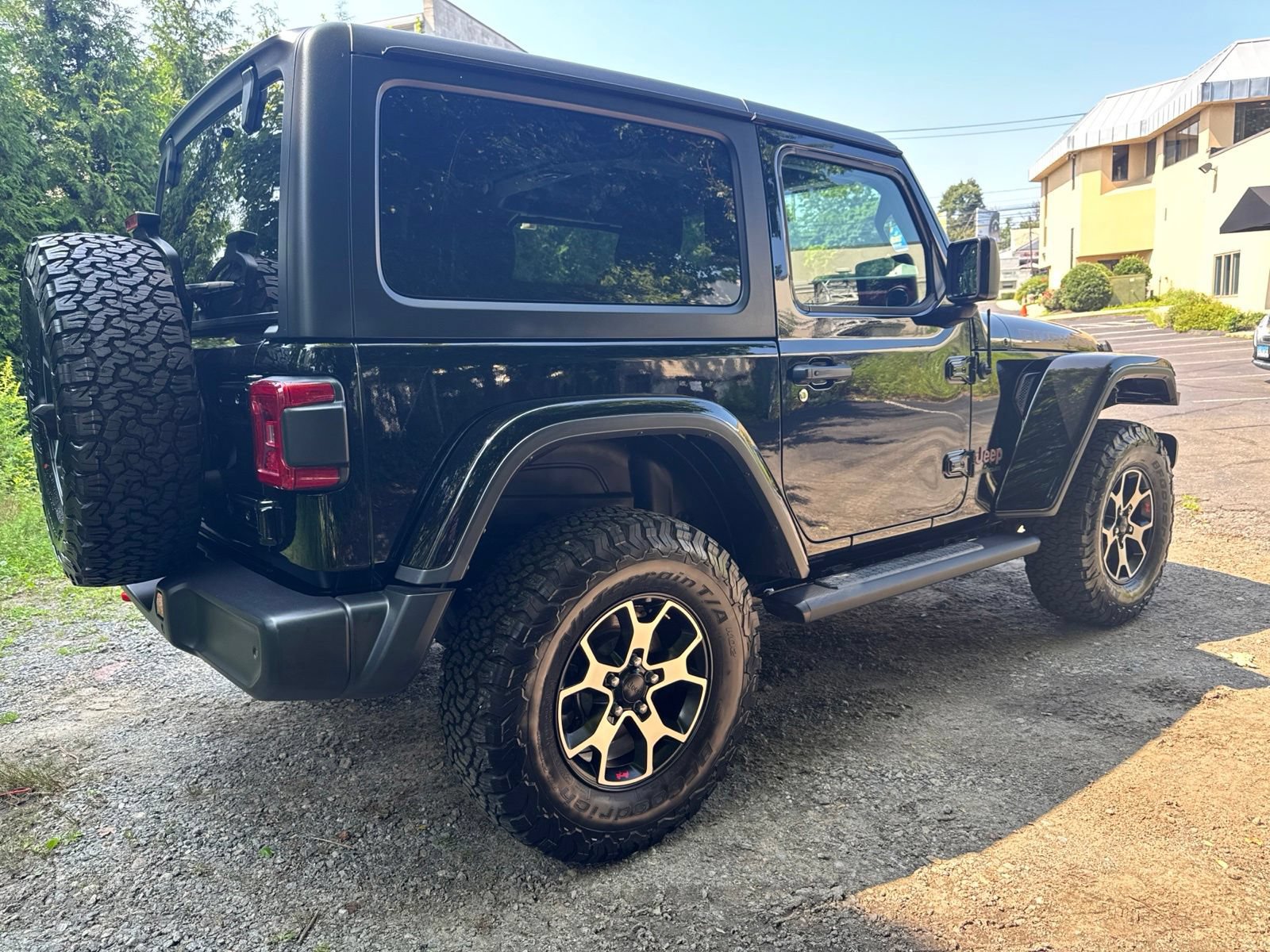 Used 2022 Jeep Wrangler Rubicon w/ LED Lighting Group AWD/4WD image 2