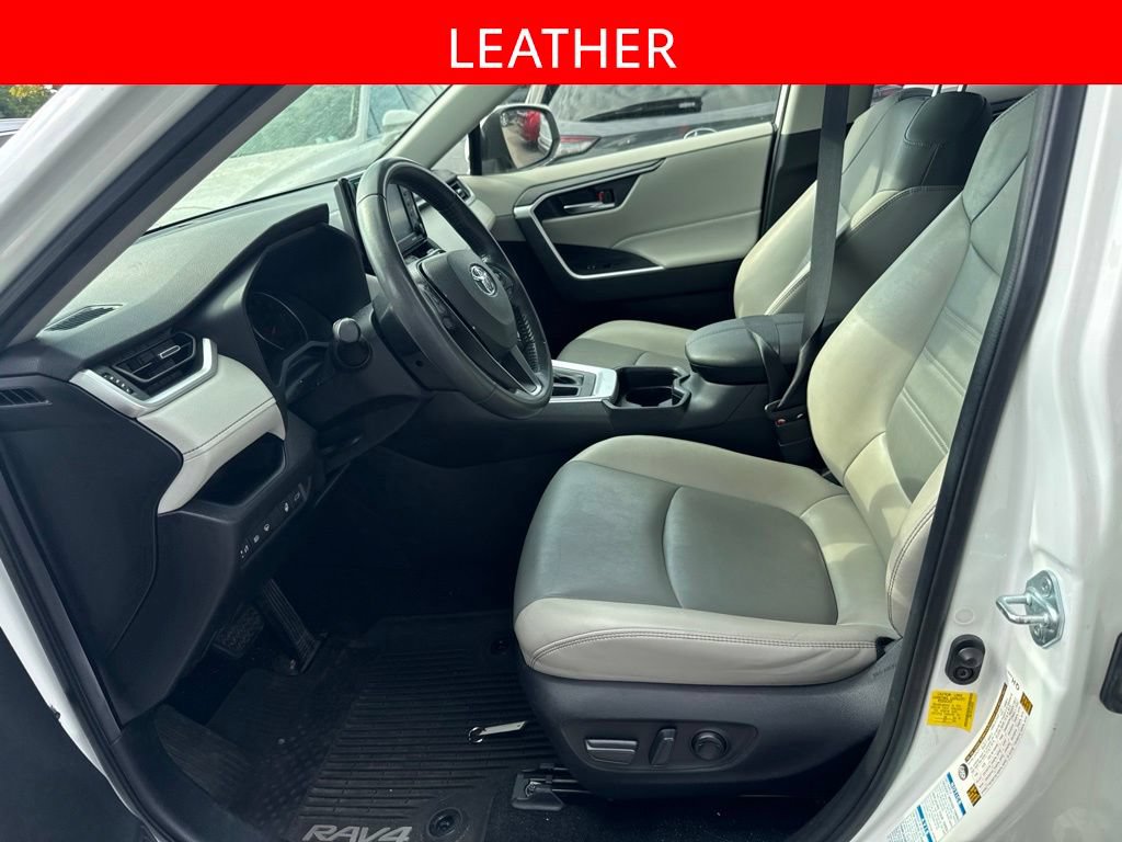 Used 2020 Toyota RAV4 XLE Premium AWD/4WD image 5