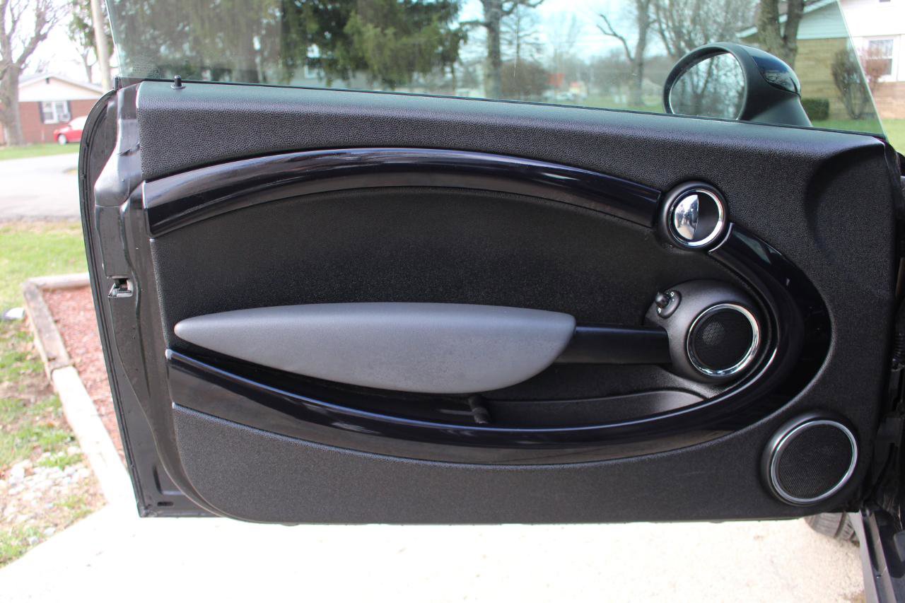 Used 2010 MINI Cooper Hardtop image 12