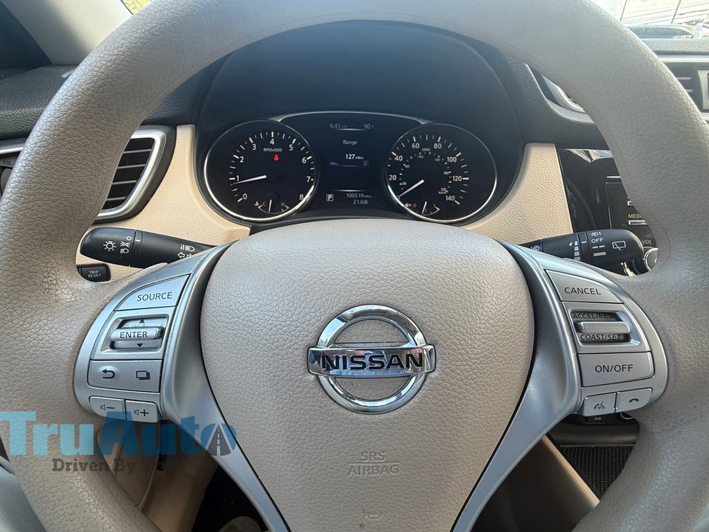 Used 2015 Nissan Rogue S FWD image 21
