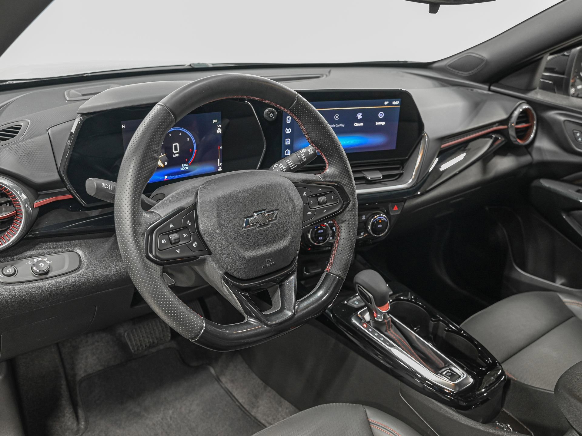 Used 2025 Chevrolet Trax RS w/ Sunroof Package image 14