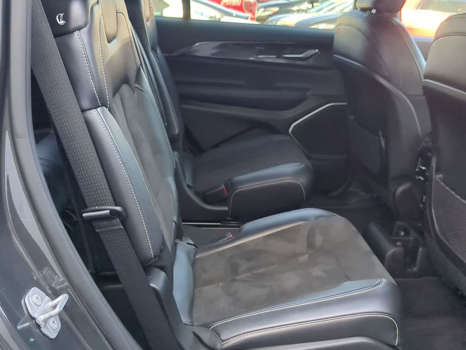 Used 2022 Jeep Grand Cherokee L Laredo AWD/4WD image 20
